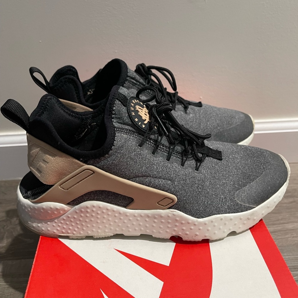 Rare Nike Huarache Ultra Run SE in Ultra Grey, Black and Nude